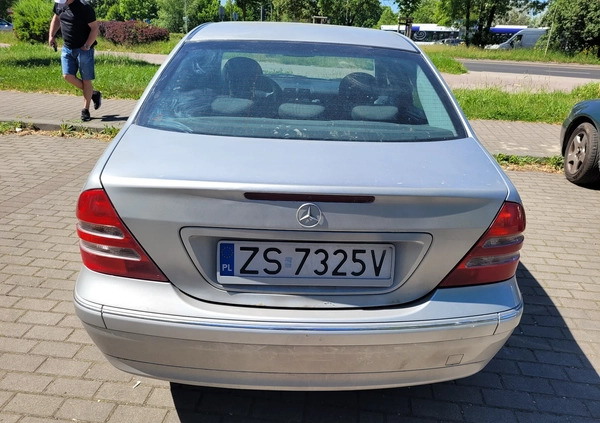 Mercedes-Benz Klasa C cena 5900 przebieg: 199600, rok produkcji 2002 z Szczecin małe 79